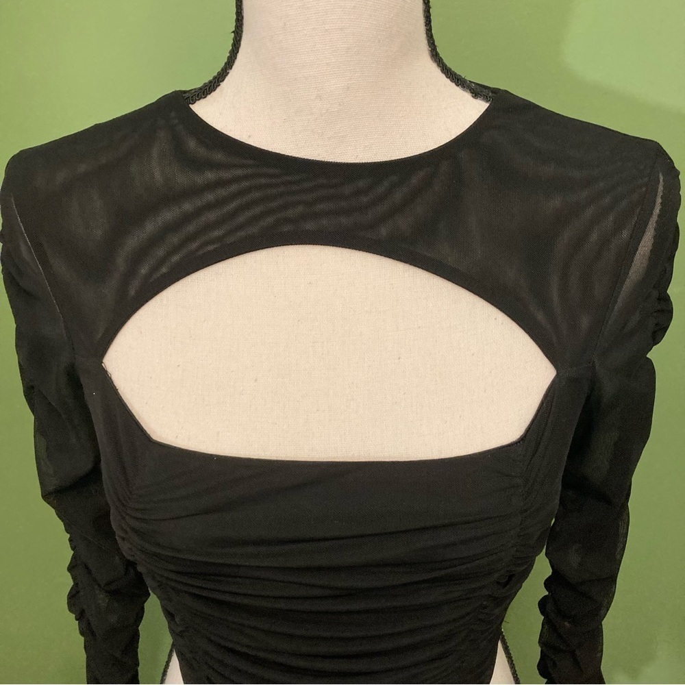 Cider Black Ruched Cutout Crop Top - Picture 7 of 10